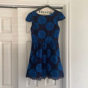 Alice + Olivia sz 4 cocktail dress